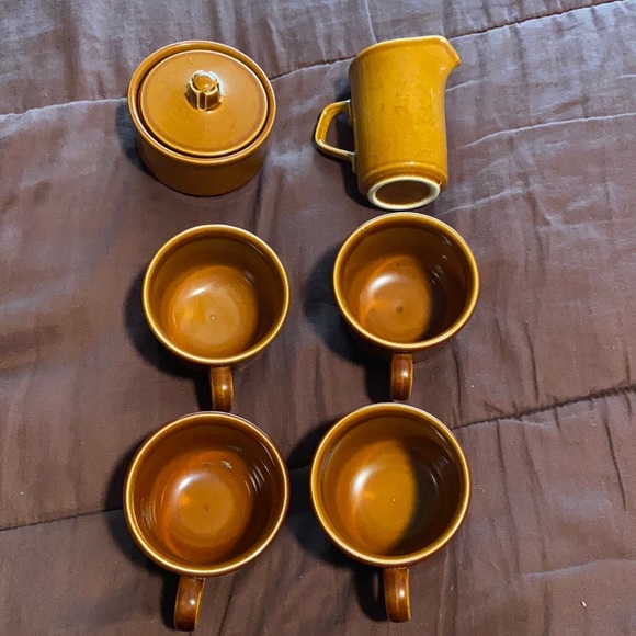 Coffee Cups, Creamer & Sugar Dish EUC! - Picture 2 of 16